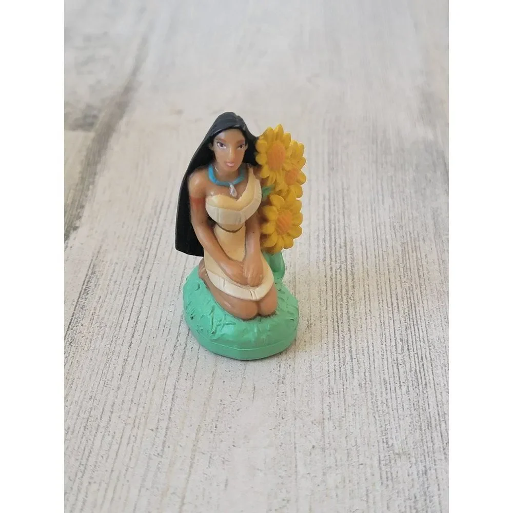 Mini Pocahontas sunflower Disney Pixar princess toy figure‎